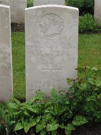 Etaples Military Cemetery - Chapman, Percival George